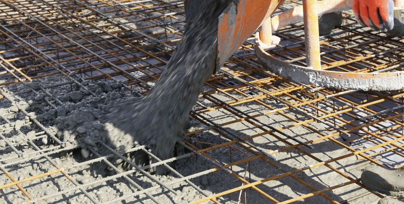 Commercial concrete installation with rebar reinforcement